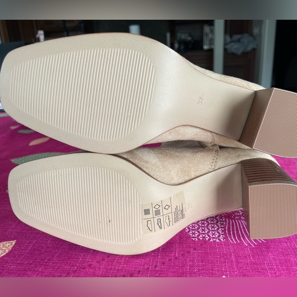 H&M Women’s Ankle Heeled Booties Size 7 NEW - Picture 3 of 5